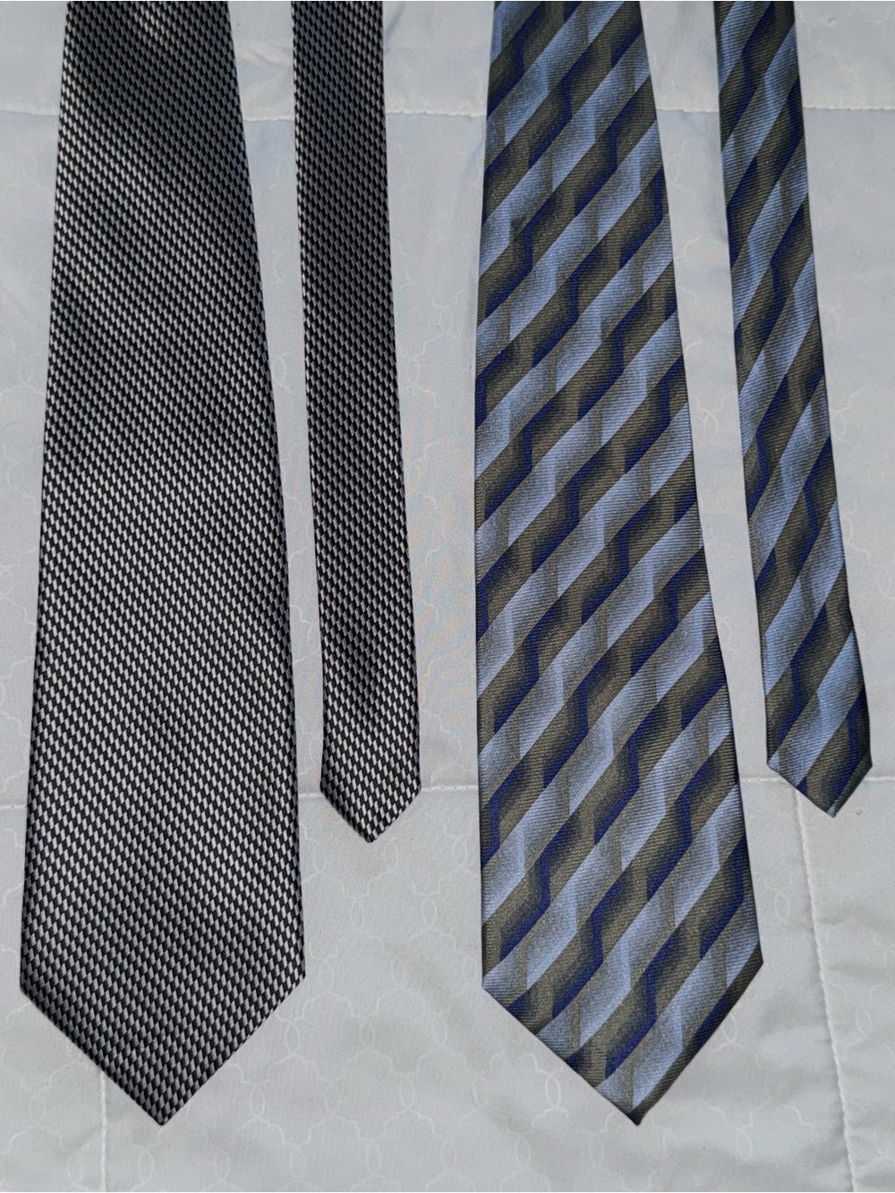 Set of 2 Protocol Menโs Patterned Ties Vintage